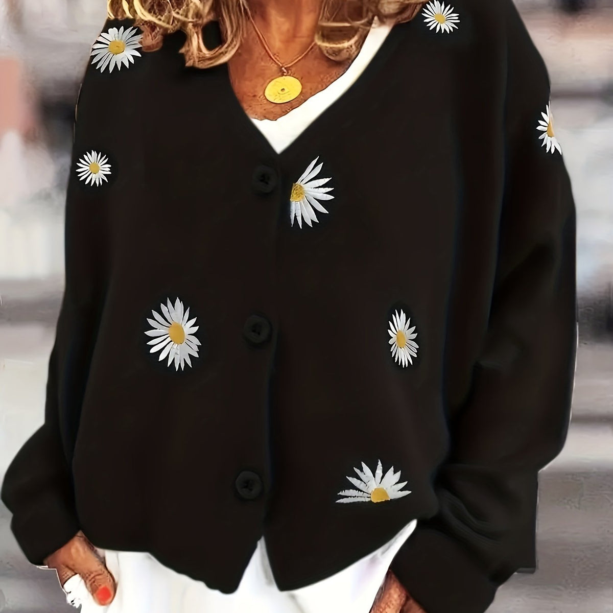 Irene | Cardigan con margherite ricamate