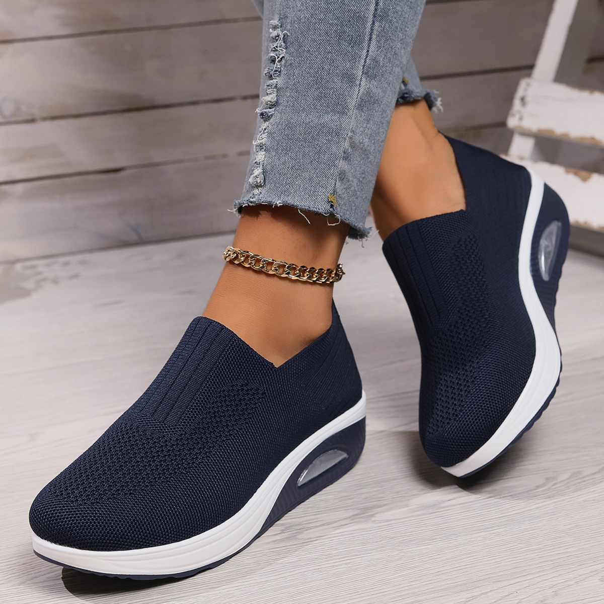 Women’s orthopaedic shoes for pain relief | Cushioned sole & easy to slip on