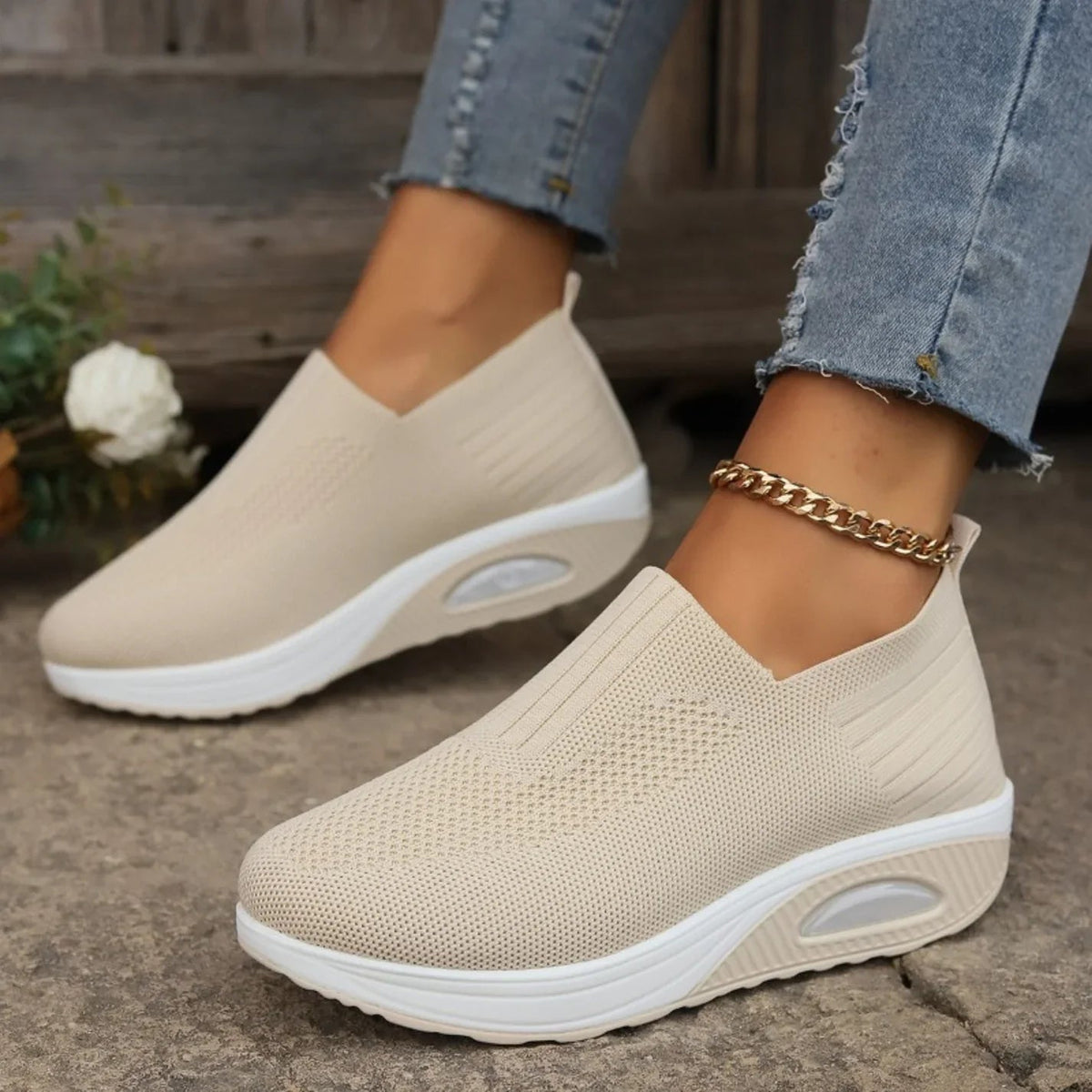 Women’s orthopaedic shoes for pain relief | Cushioned sole & easy to slip on