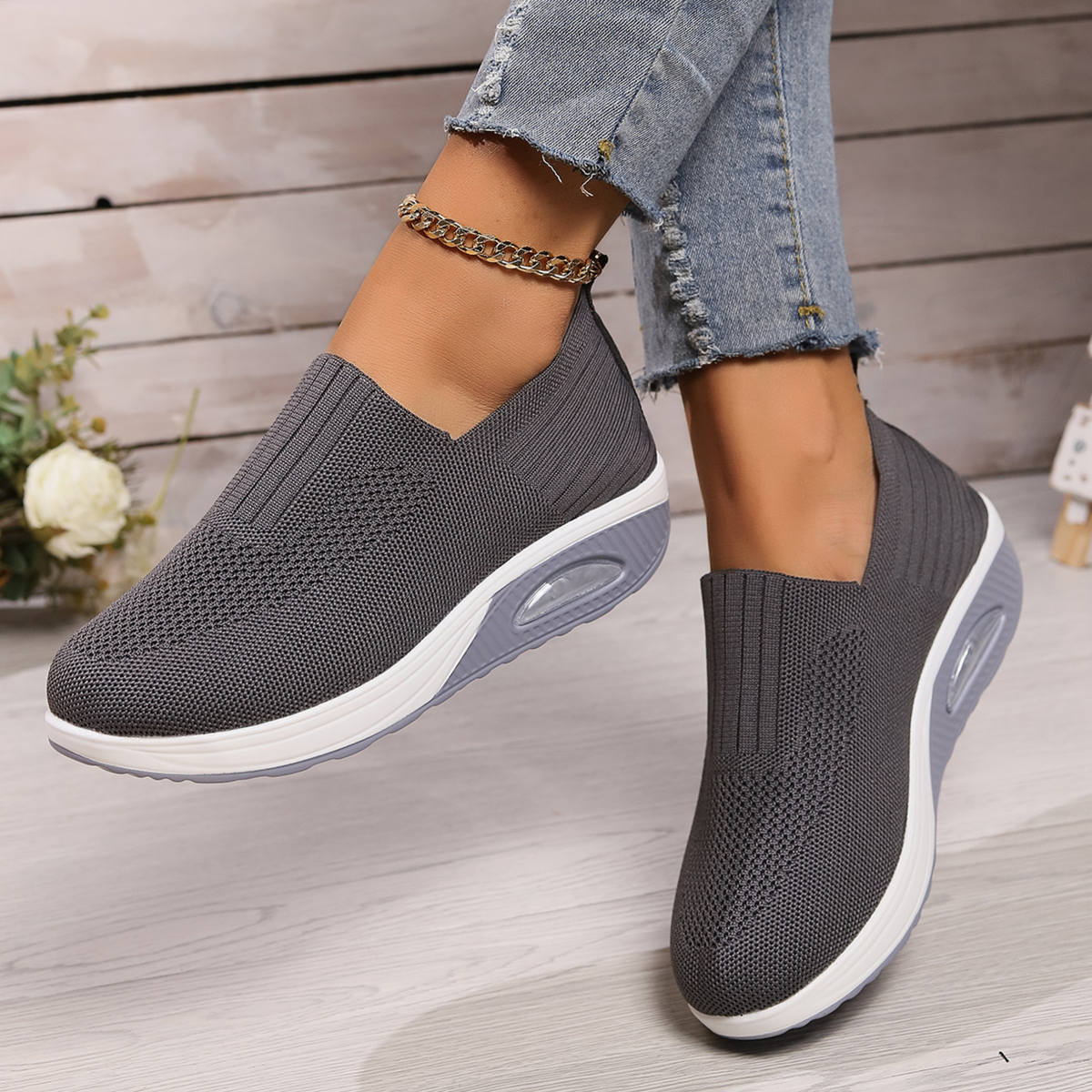 Women’s orthopaedic shoes for pain relief | Cushioned sole & easy to slip on