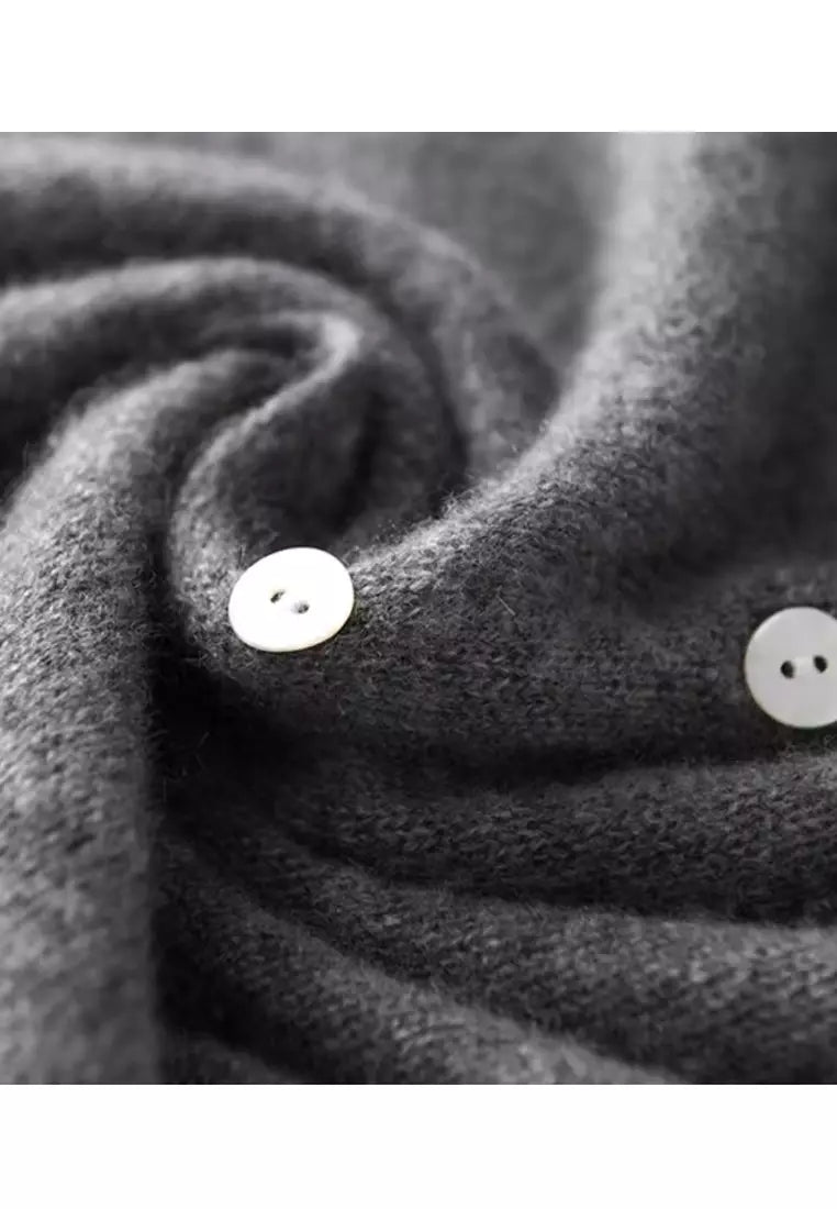 Gemma | Cardigan con bottoni asimmetrici